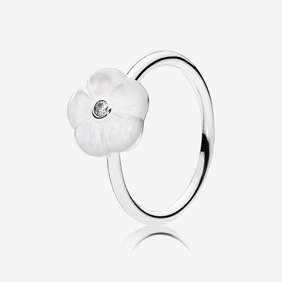 Bright Floral Elegance Ring