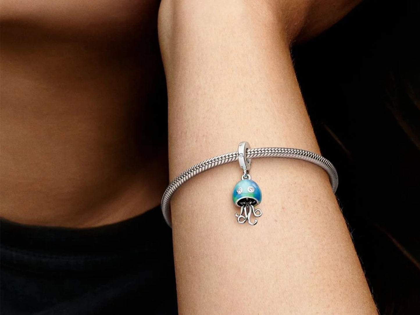 Color-changing Jellyfish Dangle Charm