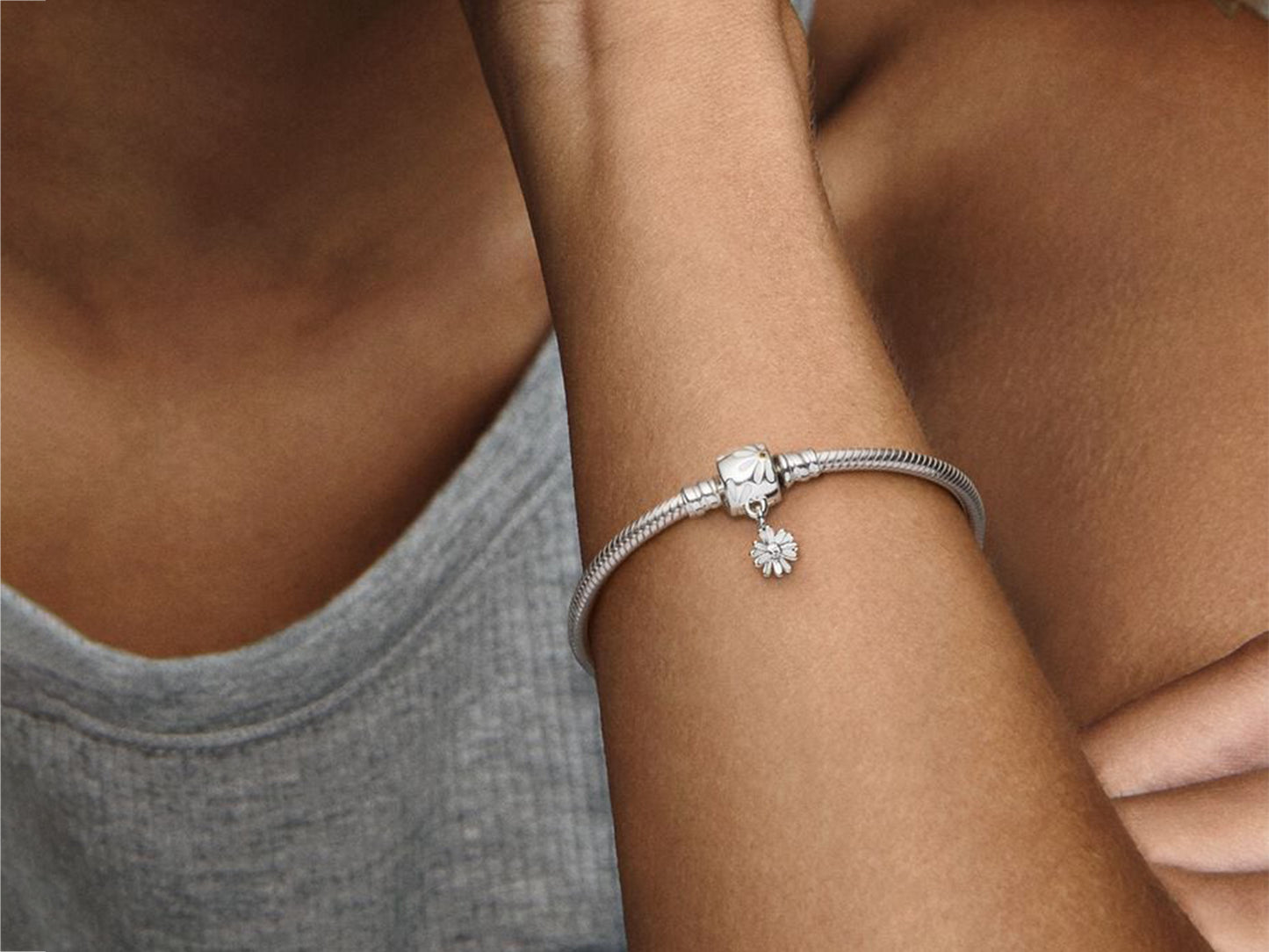 Daisy Flower Clasp Snake Chain Bracelet