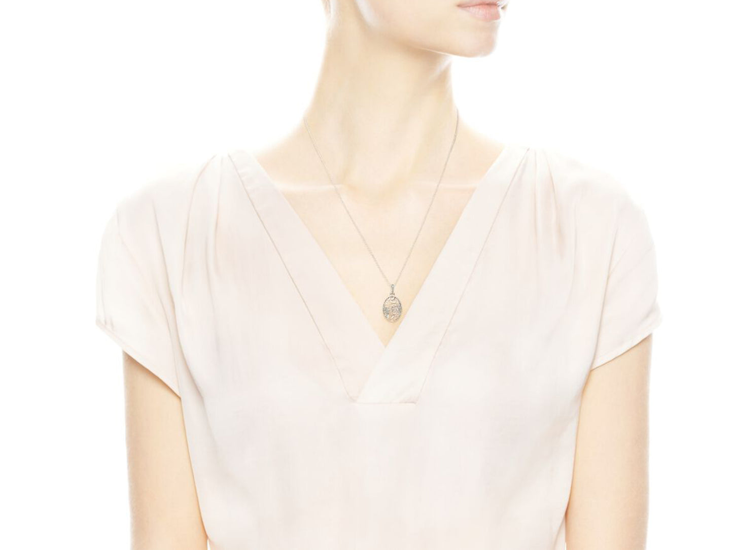 Daisy Lace Necklace