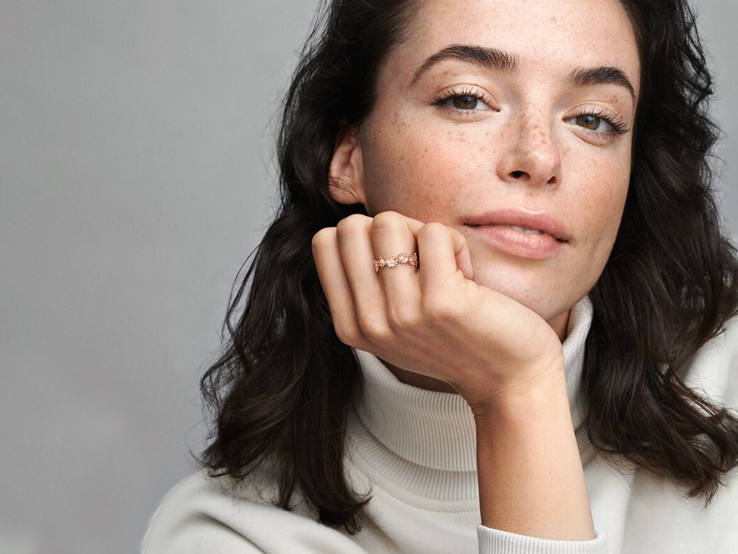 Dazzling Daisy Crown Ring