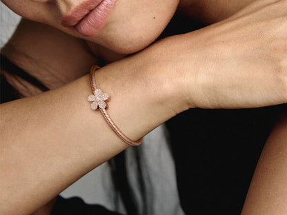 Dazzling Daisy Charm