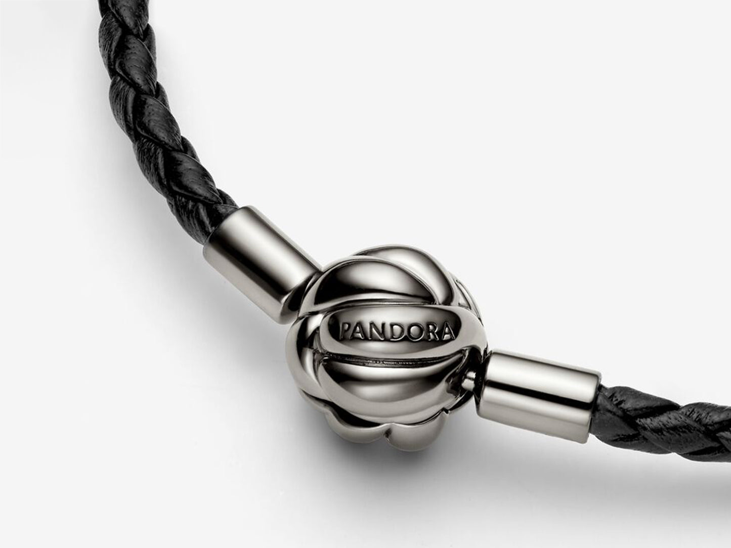 Heartfelt Knot Bracelet