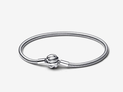 Heartfelt Knot Bracelet