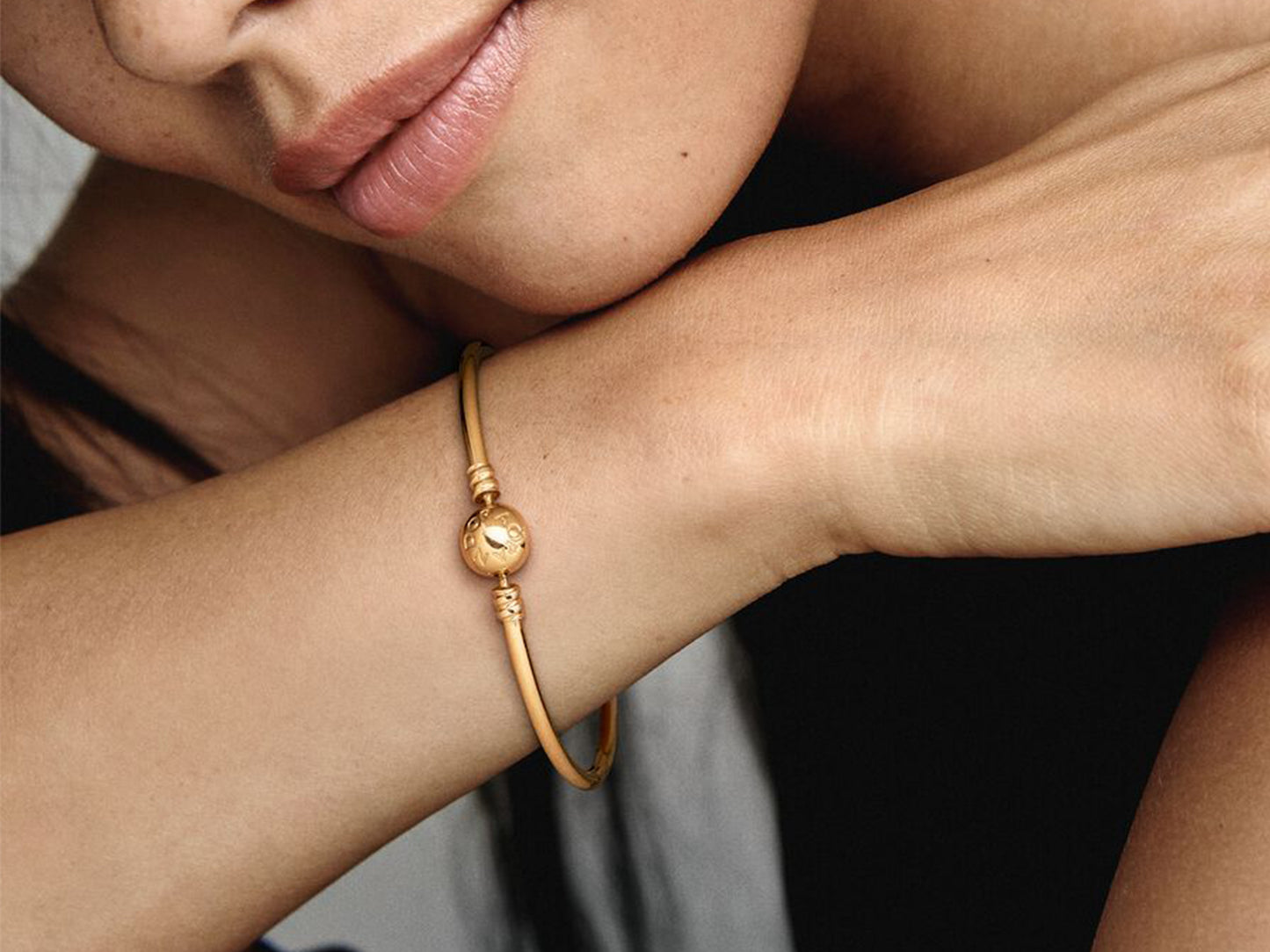 Luxurious 14K Gold Bangle
