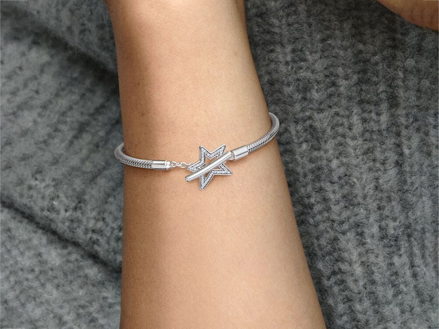 Asymmetric Star T-bar Snake Chain Bracelet