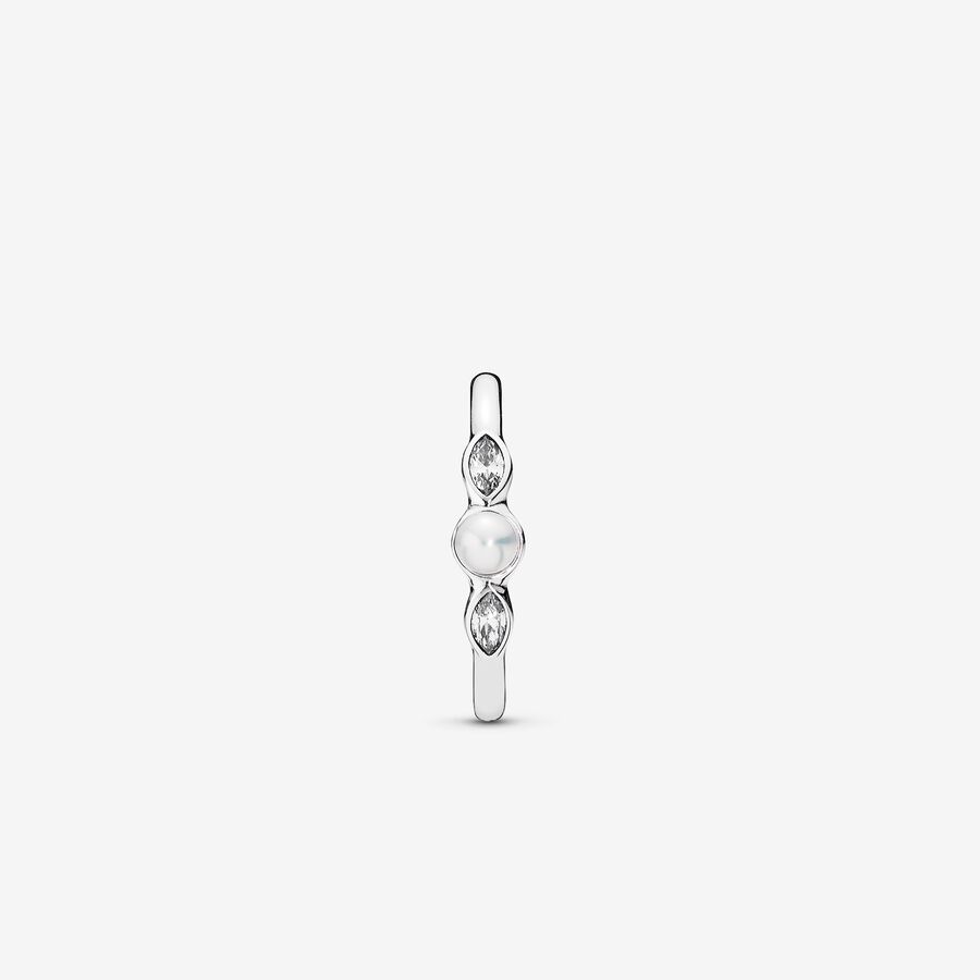 Radiant Leaf Elegance Ring