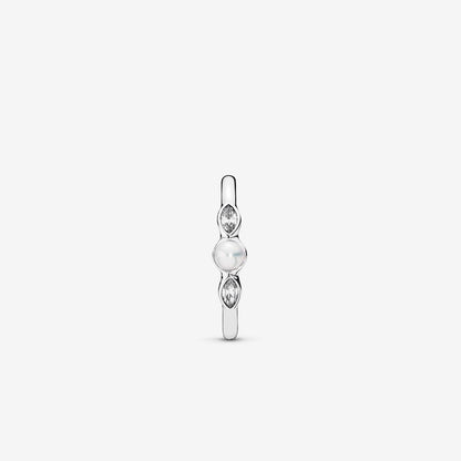 Radiant Leaf Elegance Ring