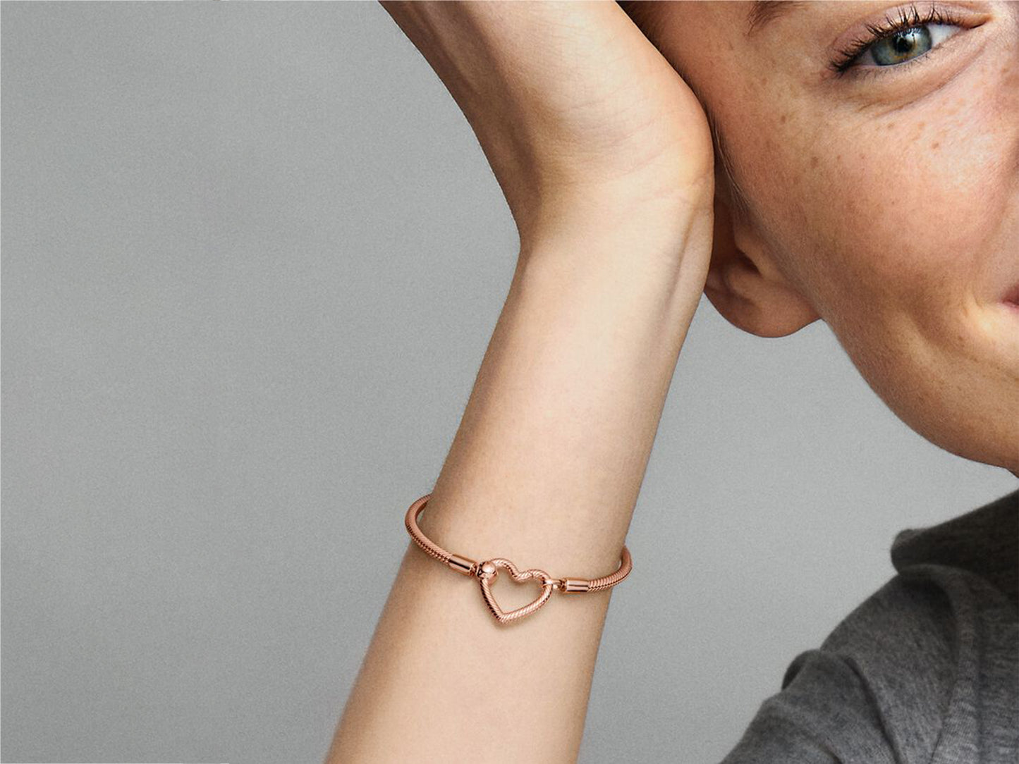 Heart Closure Snake Chain Bracelet