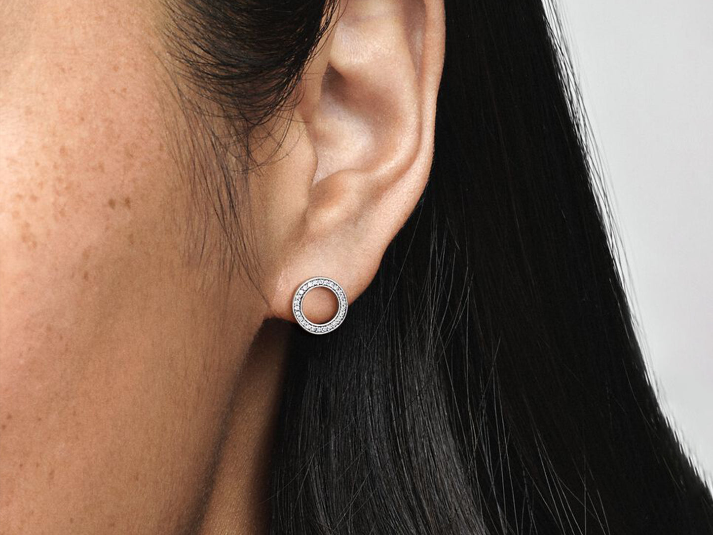 Sparkling Circle Stud Earrings