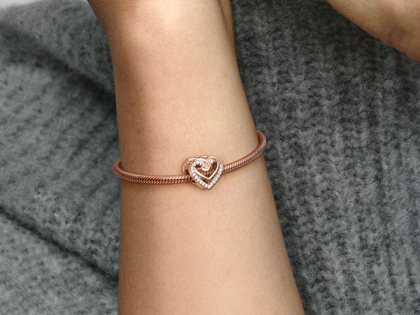 Sparkling Entwined Hearts Charm