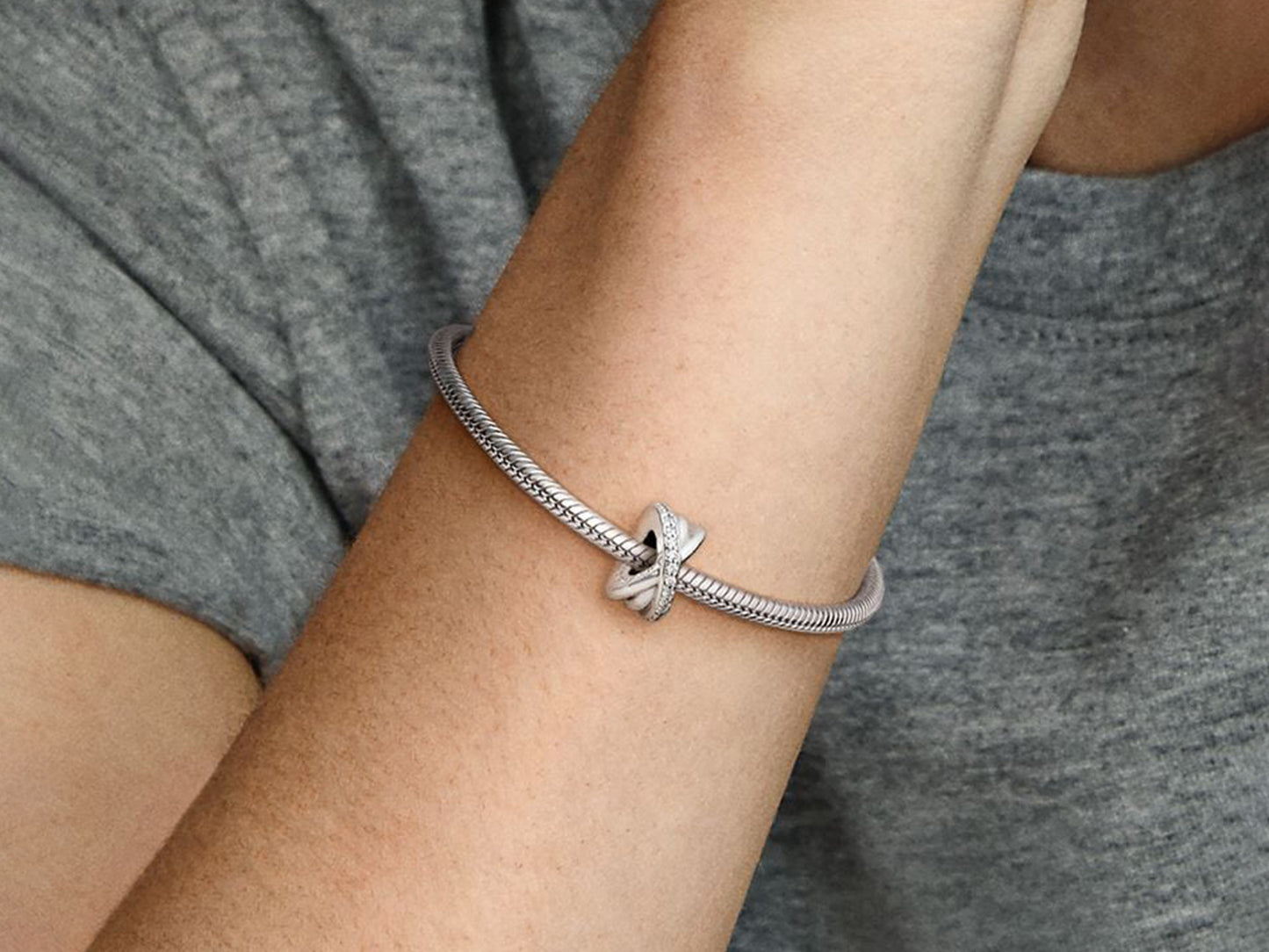 Sparkling Line Charm