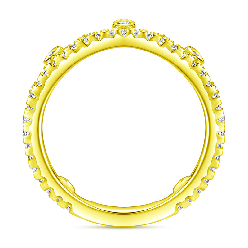 Princess Crown 925 Silver Ring - Elegant Zirconia-Encrusted Band for Women