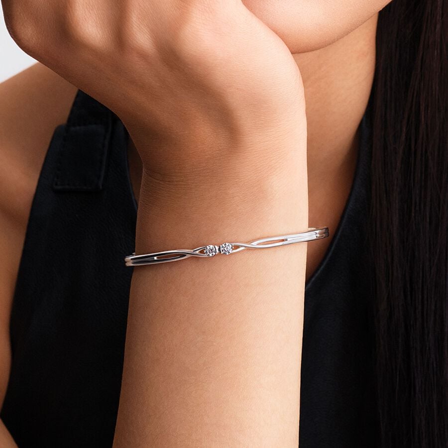 LabGrown Diamond Infinity Bangle