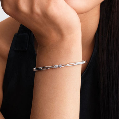 LabGrown Diamond Infinity Bangle