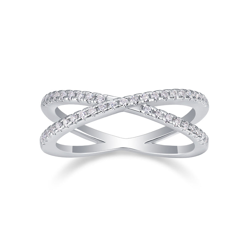 Refined 925 Silver Round Moissanite Ring