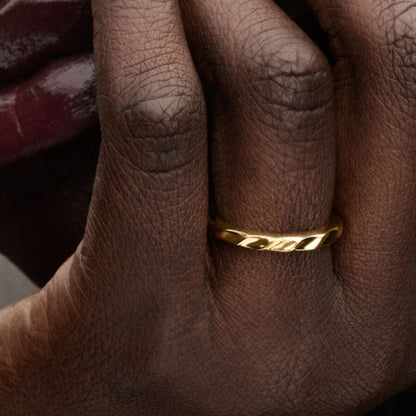 14k Gold Rippled Band Ring