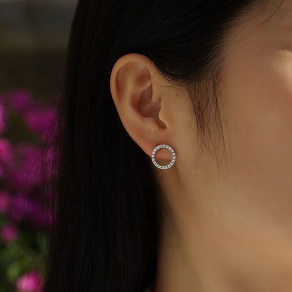 Round Diamond Stud Earrings in 925 Silver