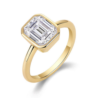 Round Moissanite Ring in 925 Silver