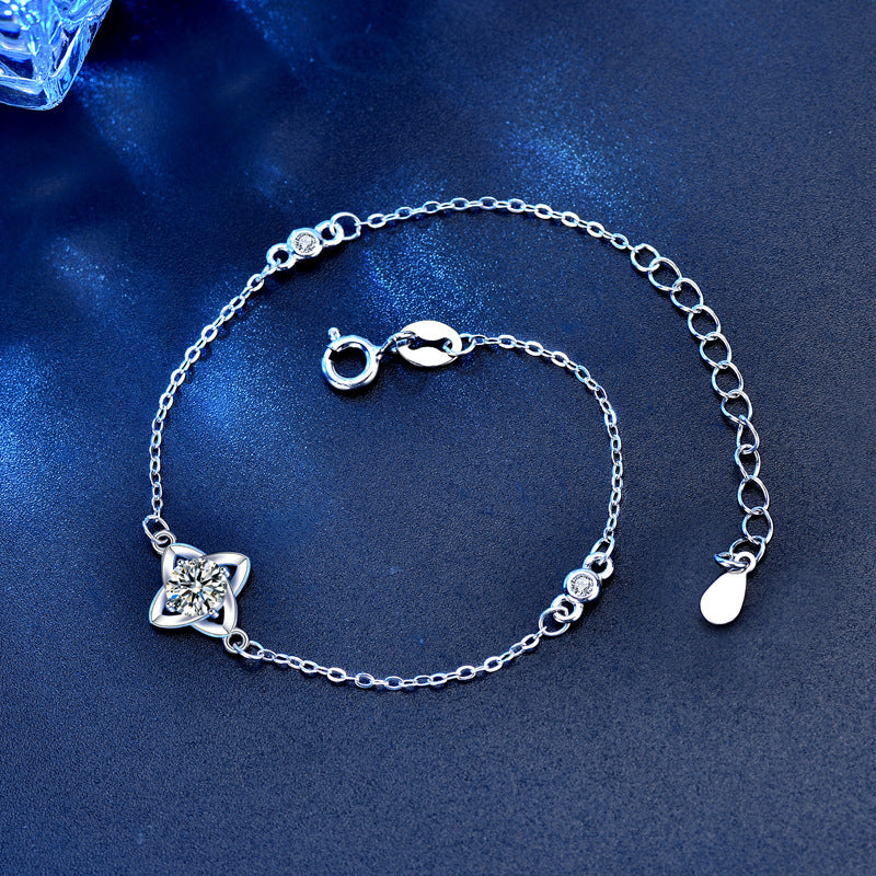 S925 Sterling Silver Clover Leaf Bracelet with 0.5ct Moissanite Versatile Travel Jewelry Rhodium Plated