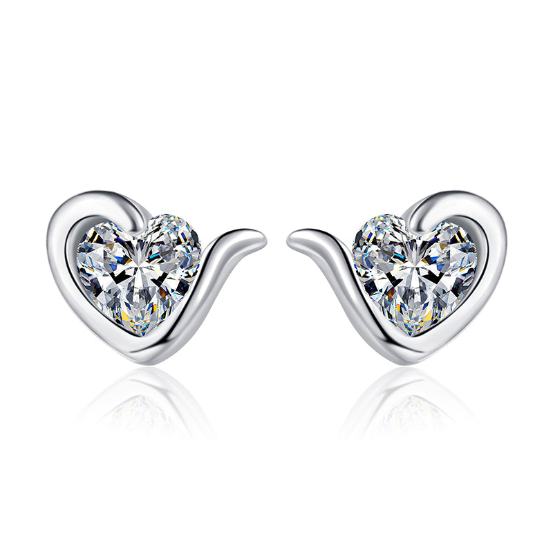 S925 Sterling Silver Heart-Shaped Moissanite Stud Earrings - 0.6CT Dainty Everyday Jewelry