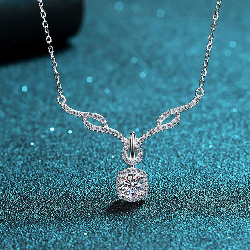 S925 Sterling Silver Knot Pendant Necklace - 0.8CT Moissanite Four-Prong Collarbone Chain