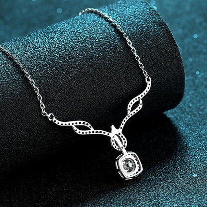 S925 Sterling Silver Knot Pendant Necklace - 0.8CT Moissanite Four-Prong Collarbone Chain