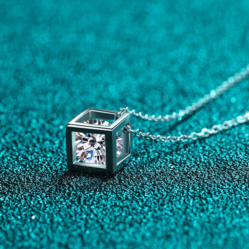S925 Sterling Silver PT950-Plated Square Pendant Necklace - 0.5CT/1CT Moissanite Geometric Choker