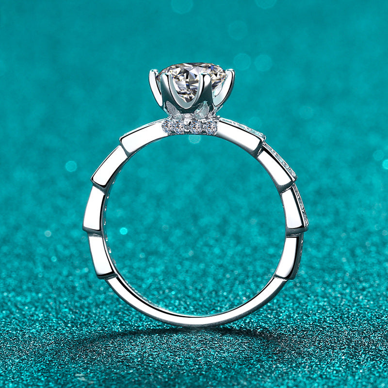S925 Sterling Silver PT950 Gold Plated 0.5ct Moissanite Snake Bone Six-Prong Ring with Animal Motifs