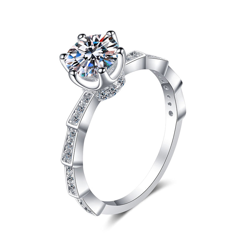 S925 Sterling Silver PT950 Gold Plated 0.5ct Moissanite Snake Bone Six-Prong Ring with Animal Motifs