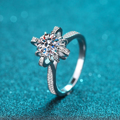 S925 Sterling Silver PT950 Platinum Plated Micro-Pavé 1ct Moissanite Floral Ring