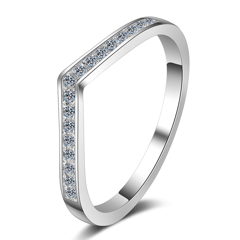 S925 Sterling Silver V-Shaped Eternity Band Ring | 0.14ct Moissanite & 7A Zircon Bear Design