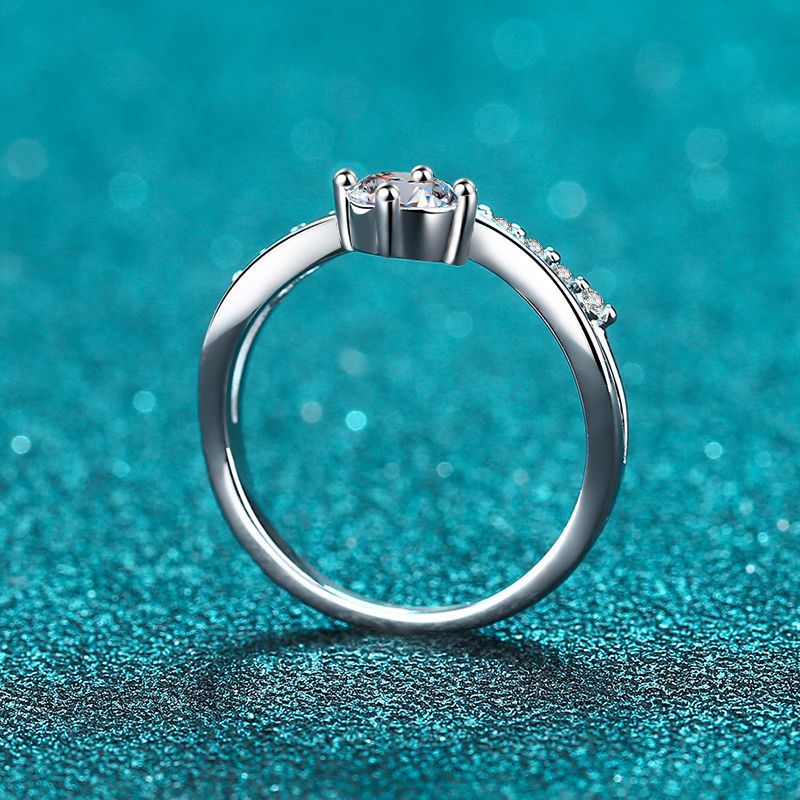 S925 Sterling Silver V-Shaped Micro-Pave Ring | 0.5ct Moissanite Crown Setting with Duck Motif