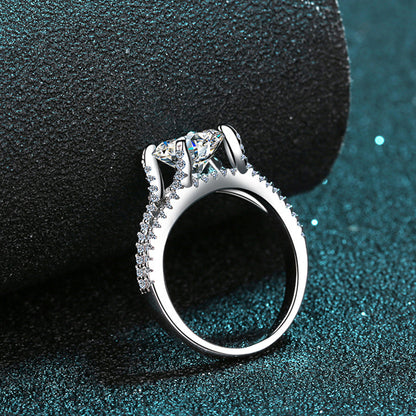 S925 Sterling Silver Four-Prong 2ct Moissanite Engagement Ring with Starlight Motif