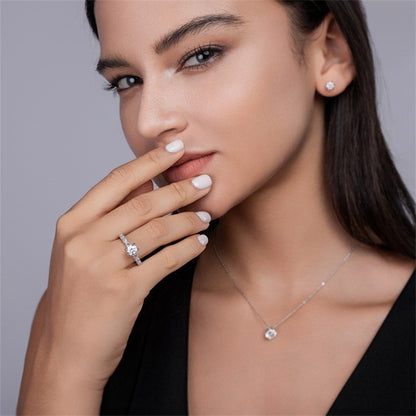 Simple Round Shape Moissanite Ring