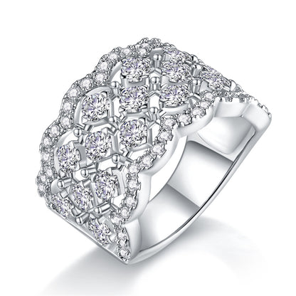 Sophisticated Round Diamond Ring in 925 Silver