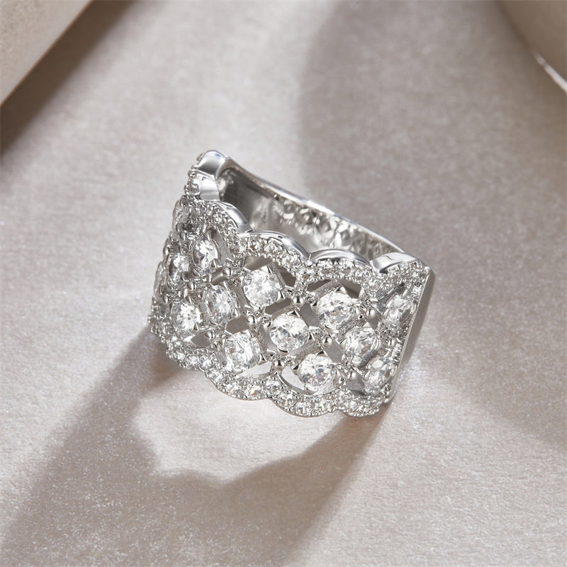 Sophisticated Round Diamond Ring in 925 Silver