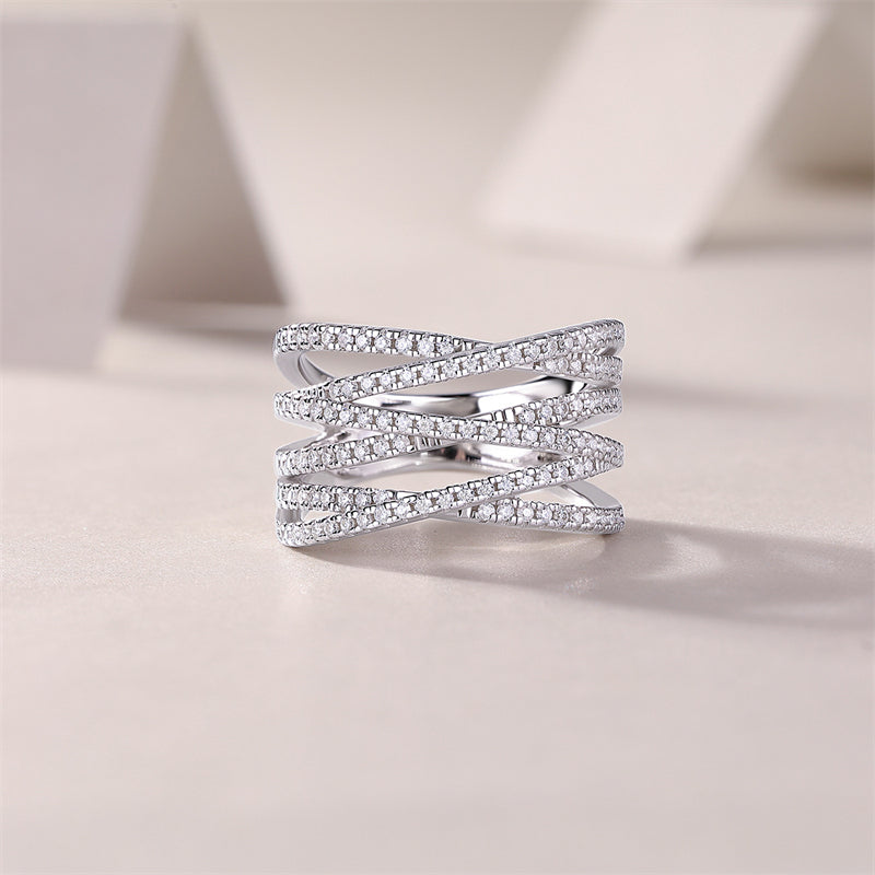 Sophisticated Round Diamond Ring in 925 Silver