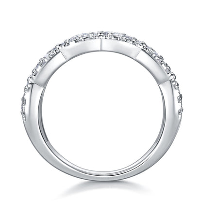 Sophisticated Round Diamond Ring in 925 Silver