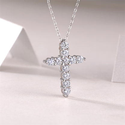 Sophisticated Unisex Necklace with Cross Design