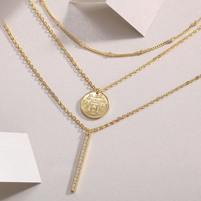 Sophisticated Women's Geometric Necklace for Professional Style