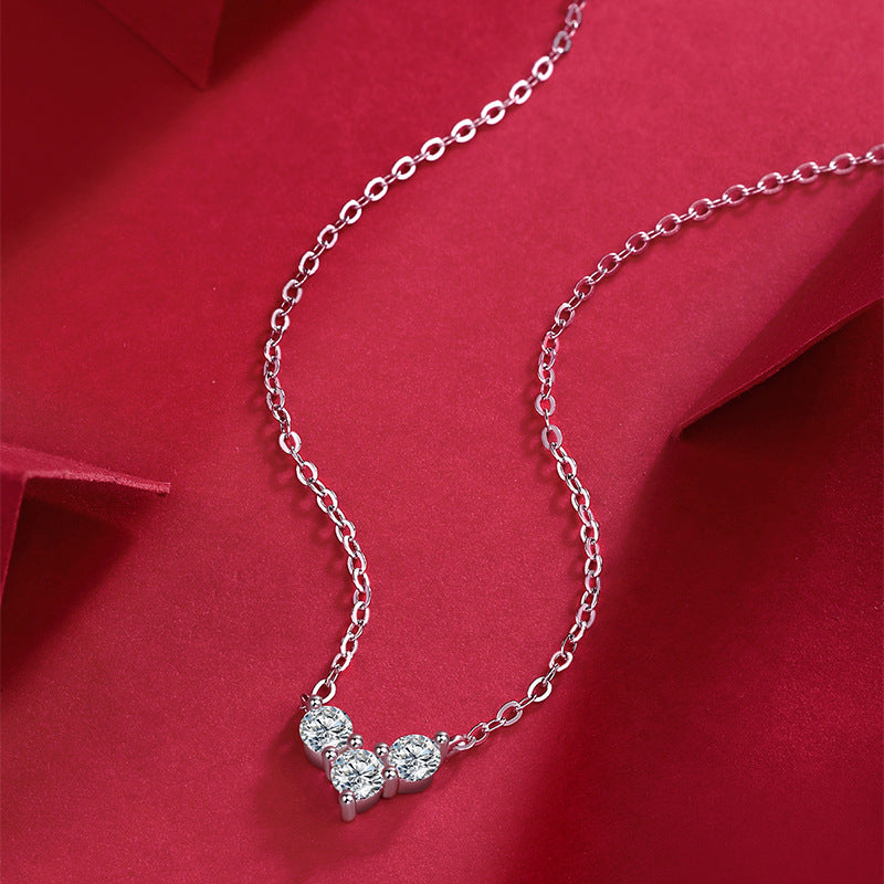 Sophisticated Women's Necklace with Heart Design