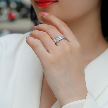 Stunning 925 Silver Band Featuring Mixed Moissanite