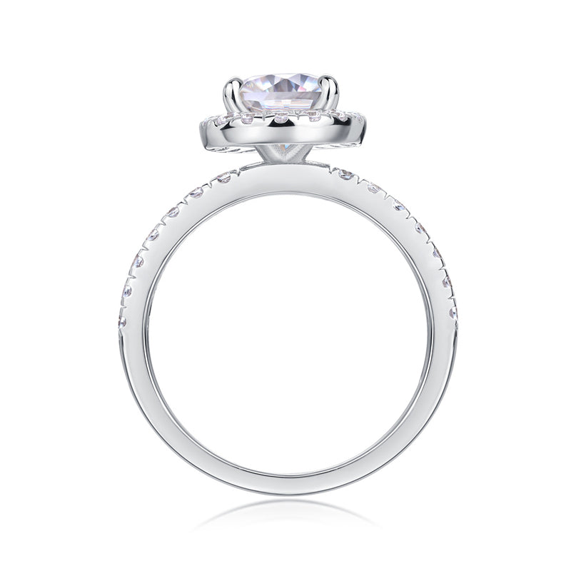 Stunning Teardrop Moissanite Ring in 925 Silver