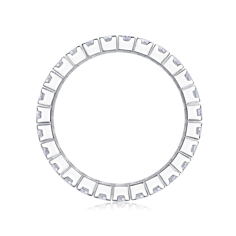 Stylish 925 Silver Band Featuring Round Moissanite