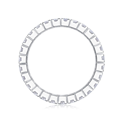 Stylish 925 Silver Band Featuring Round Moissanite