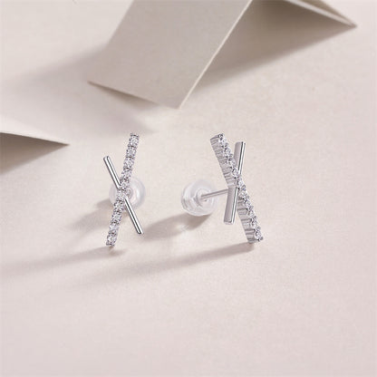 Stylish 925 Silver Moissanite Earrings with Linear Motif