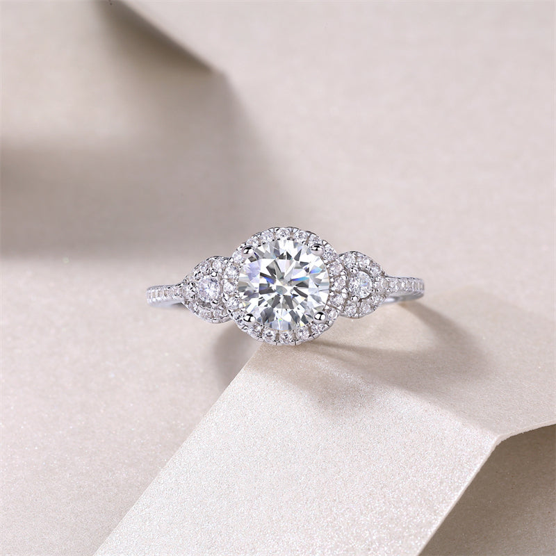 Stylish 925 Silver Ring with 1 Carat Moissanite