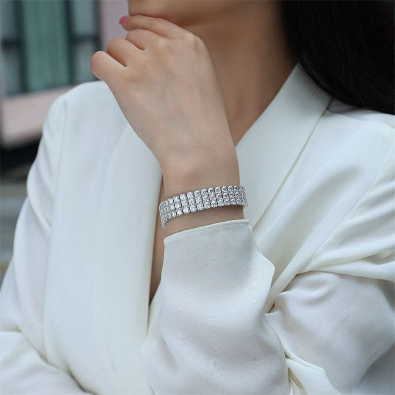 Stylish Women's Moissanite Bracelet with Geometric Design
