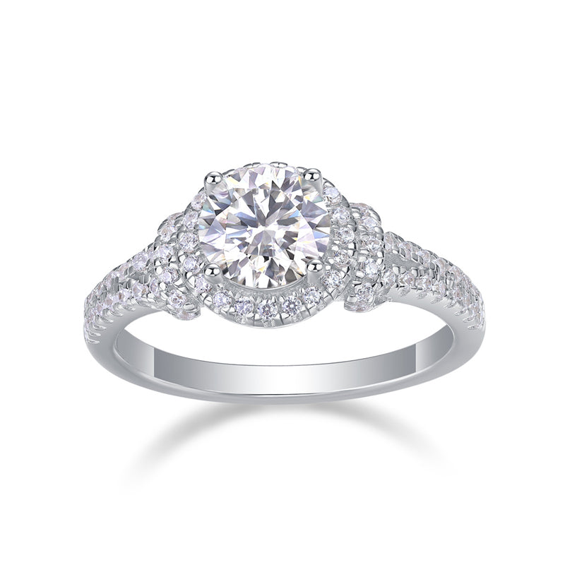 Timeless Round Moissanite Ring in 925 Silver